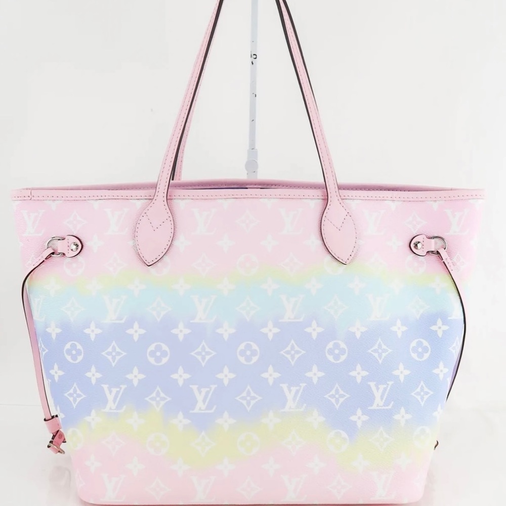 LV Escale Neverfull MM Pastel. Mint condition, comes with dust bag. Rare find!